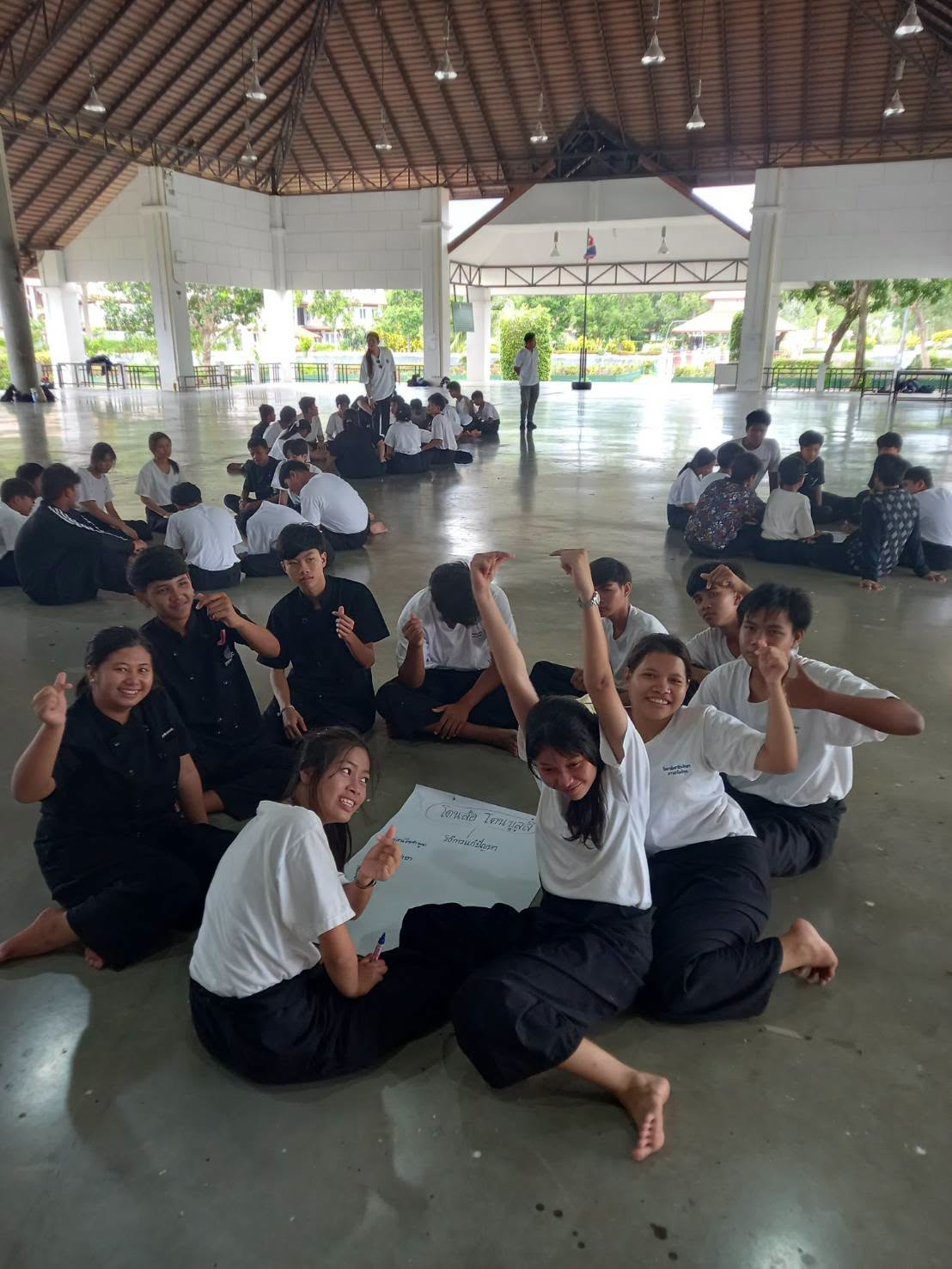 หัวเราะอย่างมีสุข เติมพลังใจวัยอาชีวะ