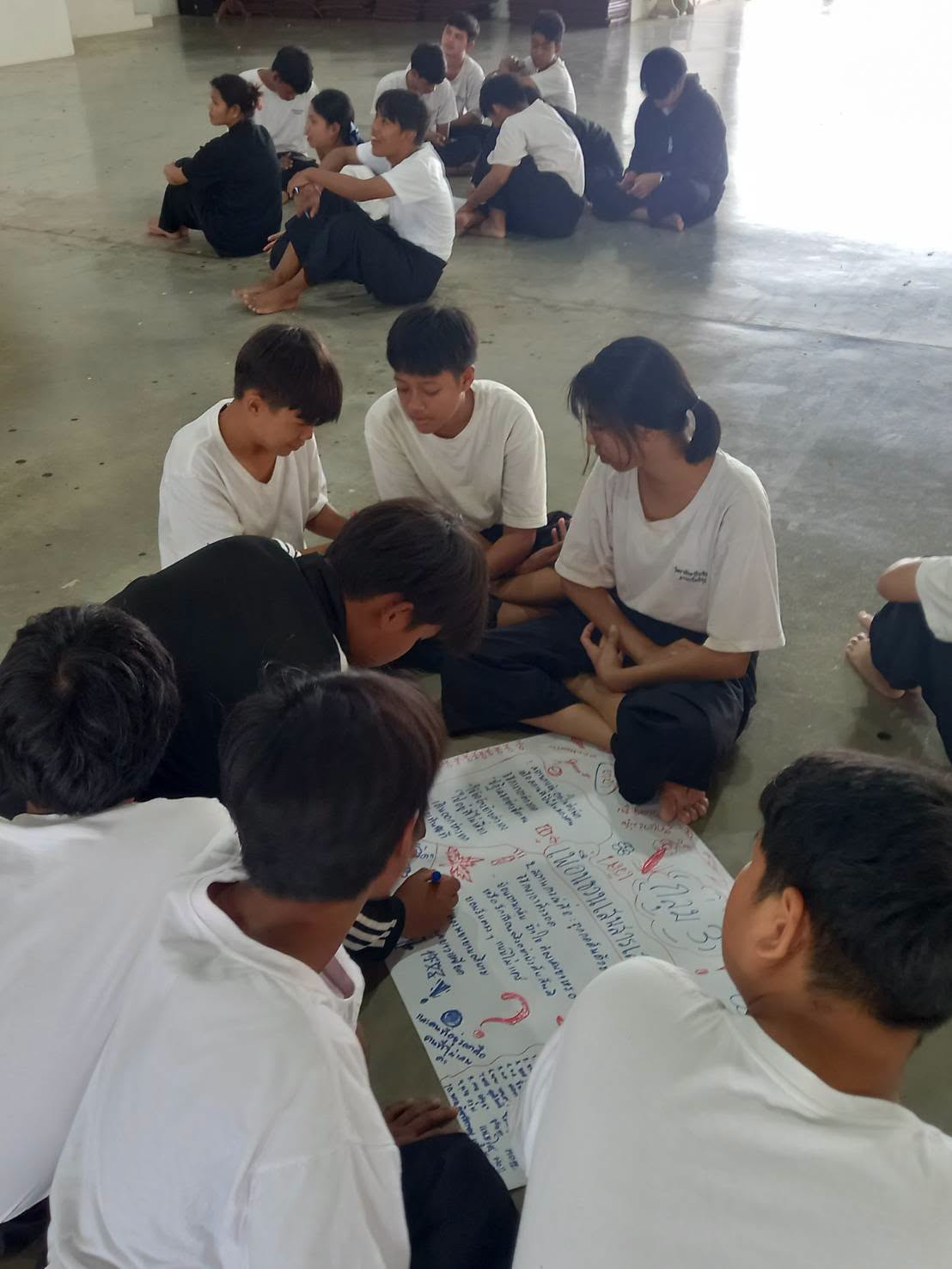 หัวเราะอย่างมีสุข เติมพลังใจวัยอาชีวะ